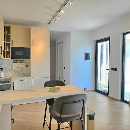 Cape Of Rodon Vila With Pool - 277 Durrës