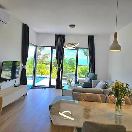 Cape Of Rodon Vila With Pool - 277